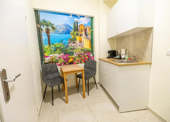 Datri Petite Suite 6